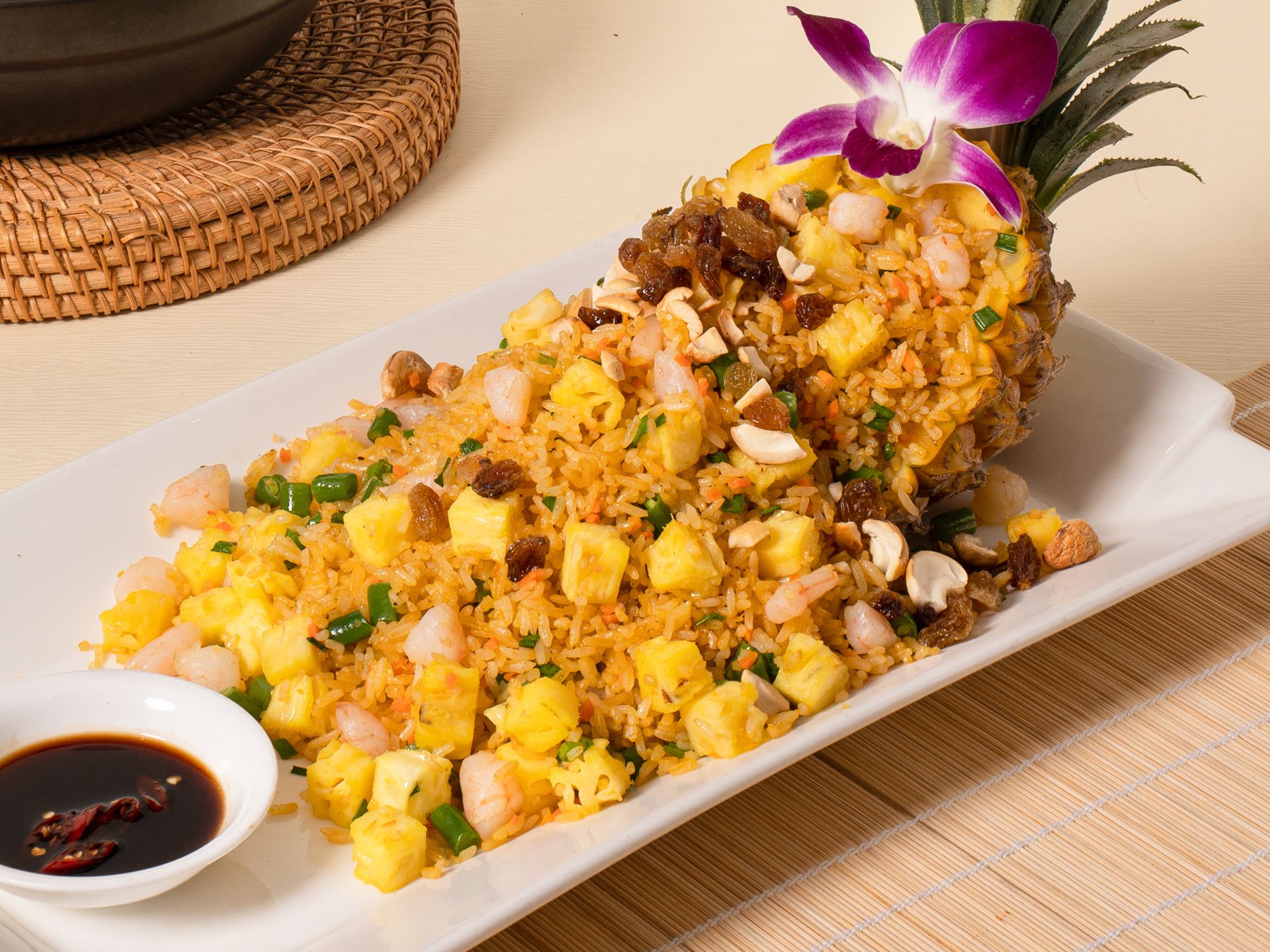 Cơm chiên trái thơm