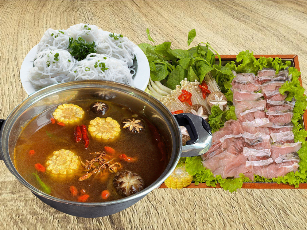 Lẩu nấm đông trùng cá giòn