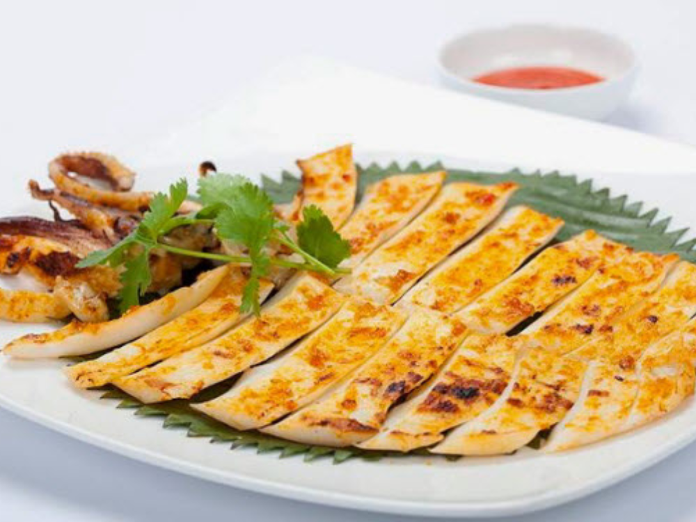 Mực một nắng nướng muối ớt