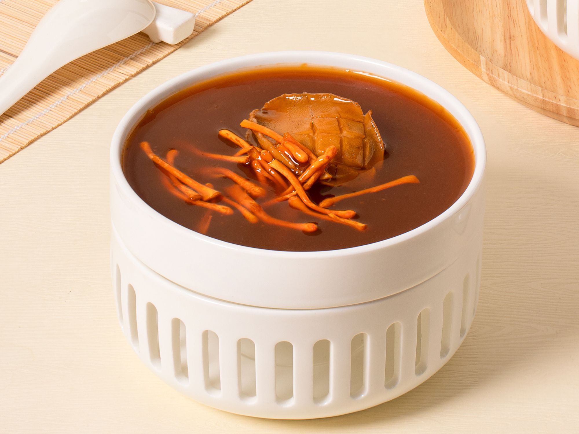 Súp bào ngư hải sâm nấm đông trùng