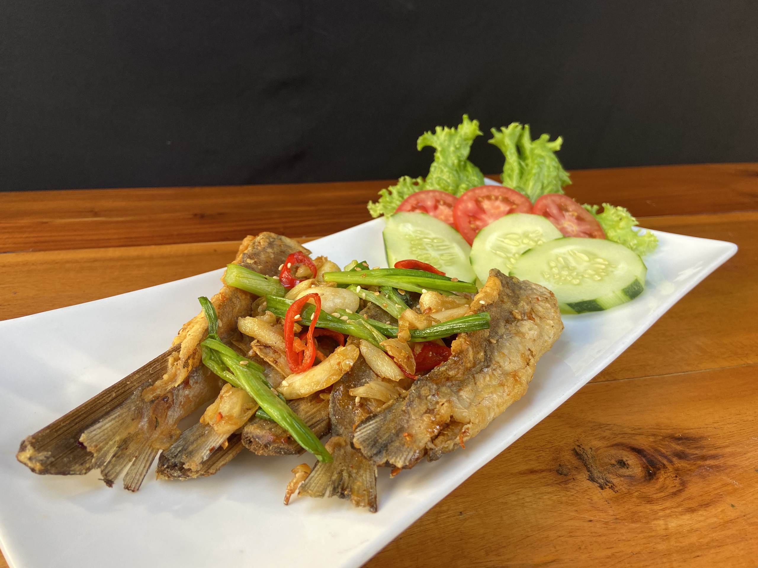 Cá nhồng chiên mắm